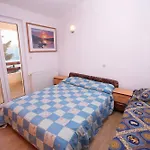 Apartman With Parking Space Pisak, Omis - 5975