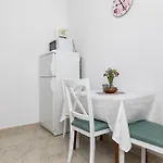 Apartman With Parking Space Pisak, Omis - 5975 *