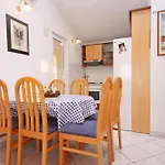 Apartman With Parking Space Pisak, Omis - 5975 *