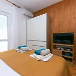 With Parking Space Pisak, Omis - 5975