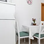 With Parking Space Pisak, Omis - 5975 Apartman Pisak